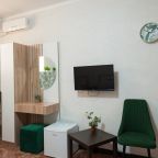 Трехместный (Трехместный номер с отдельными кроватями и собственной внешней ванной комнатой), Гостиница Сияние
