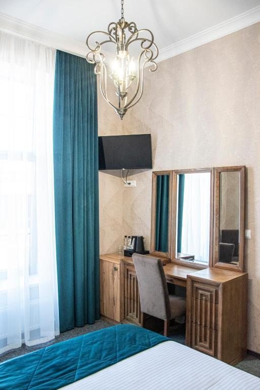 Двухместный (Двухместный номер с 1 кроватью - Подходит для гостей с ограниченными физическими возможностями) отеля Замок, Шахты