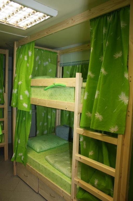 Восьмиместный (Кровать в общем 8-местном номере для мужчин и женщин) хостела Лен ИНН Люкс, Москва