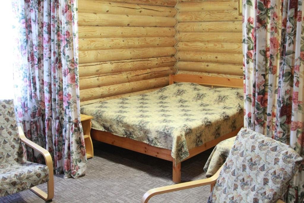 Трехместный (Улучшенный трехместный номер) гостевого дома Русич, Муром