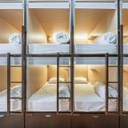 20-ти местная комната с капсулами в хостеле 5 Небо