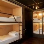 12-ти местная комната с капсулами в хостеле 5 Небо
