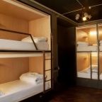 12-ти местная комната с капсулами в хостеле 5 Небо