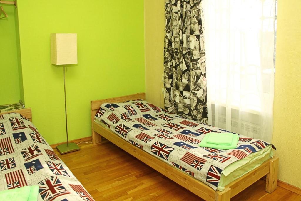 Двухместный (Двухместный номер с 2 отдельными кроватями) хостела Жить Просто на Чкалова, Пятигорск