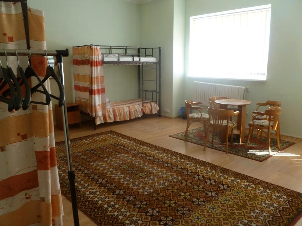 Номер (Спальное место на двухъярусной кровати в общем номере для женщин) хостела Hostel 85, Гродно