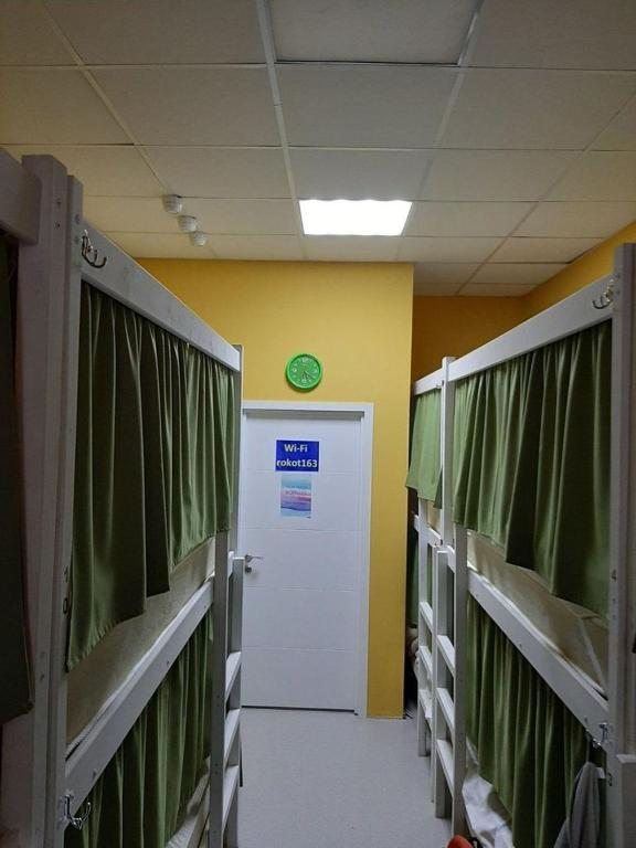 Номер (Кровать в общем номере для мужчин и женщин с 10 кроватями) хостела Гагарин, Самара