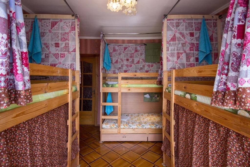 Номер (Спальное место на двухъярусной кровати в общем номере для женщин) хостела Не Только, Самара