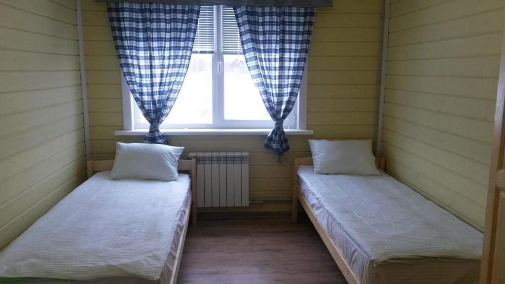 Двухместный (Бюджетный двухместный номер с 2 отдельными кроватями) гостевого дома Старт, Рыбинск