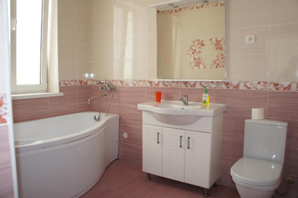 Трехместный (Трехместный номер с ванной), Гостевой дом на улице Кати Соловьяновой 98