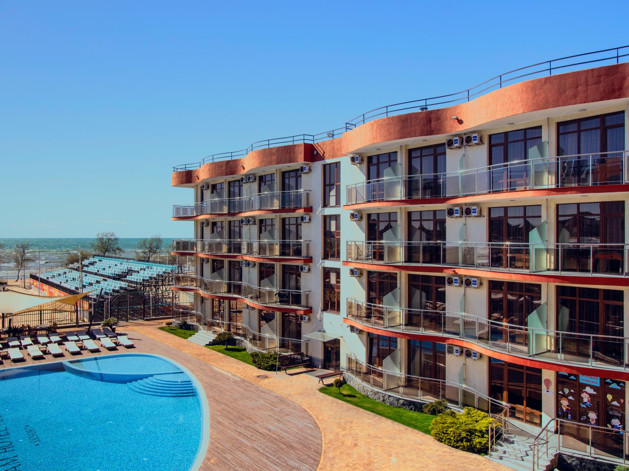 Открытый бассейн (сезонный подогрев), Dream Hotel Anapa