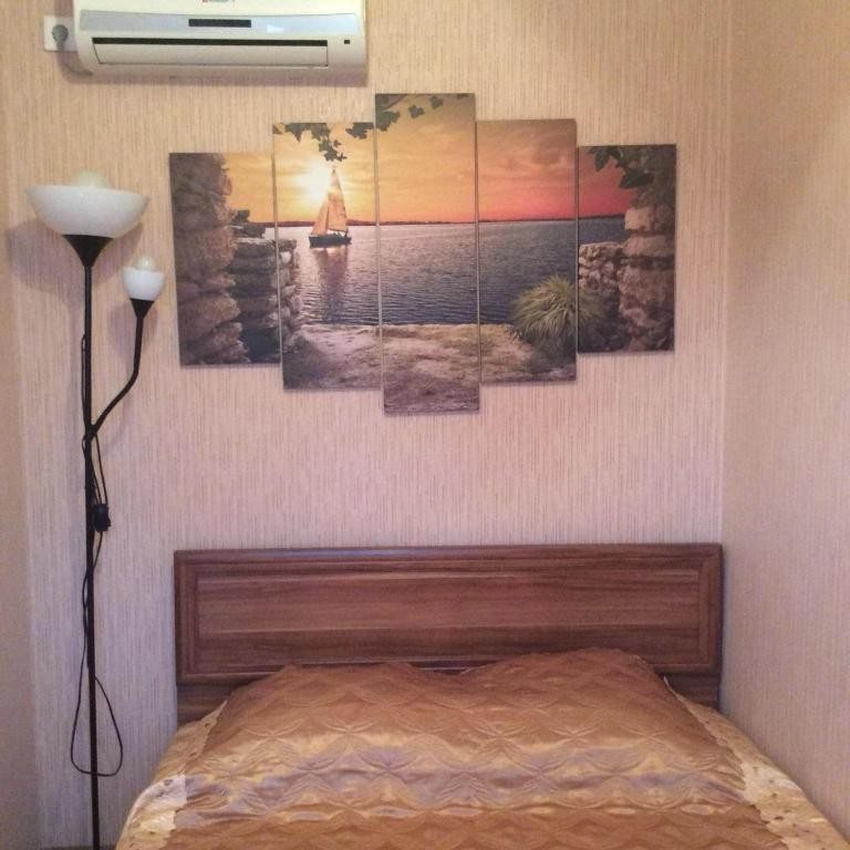 Двухместный (Двухместный номер с 1 кроватью и собственной ванной комнатой) гостевого дома У Людмилы, Анапа
