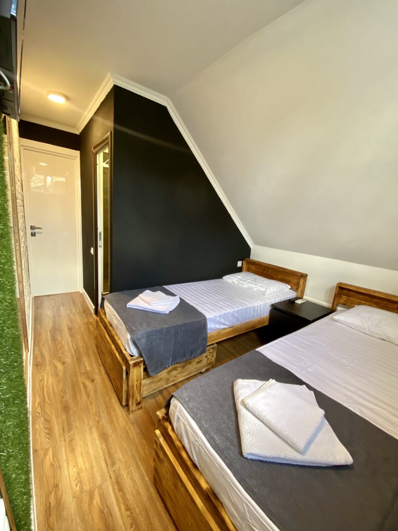 Двухместный (Двухместный номер с 2 отдельными кроватями 8) гостевого дома GreenWall, Анапа