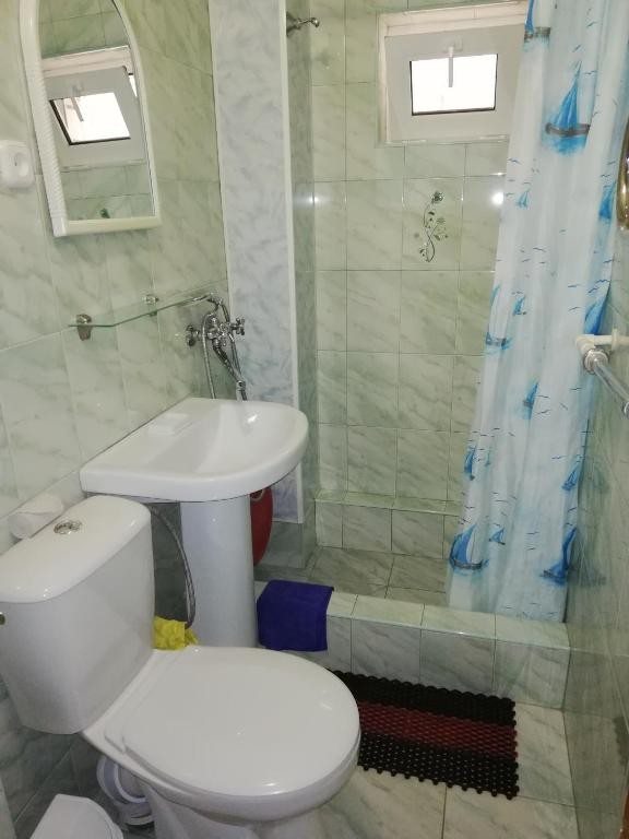 Трехместный (Трехместный номер с общим туалетом) гостевого дома на Новороссийской 37, Анапа