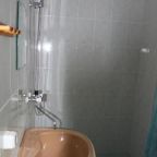 Трехместный (Трехместный номер с основными удобствами), Гостевой дом На Трудящихся 126