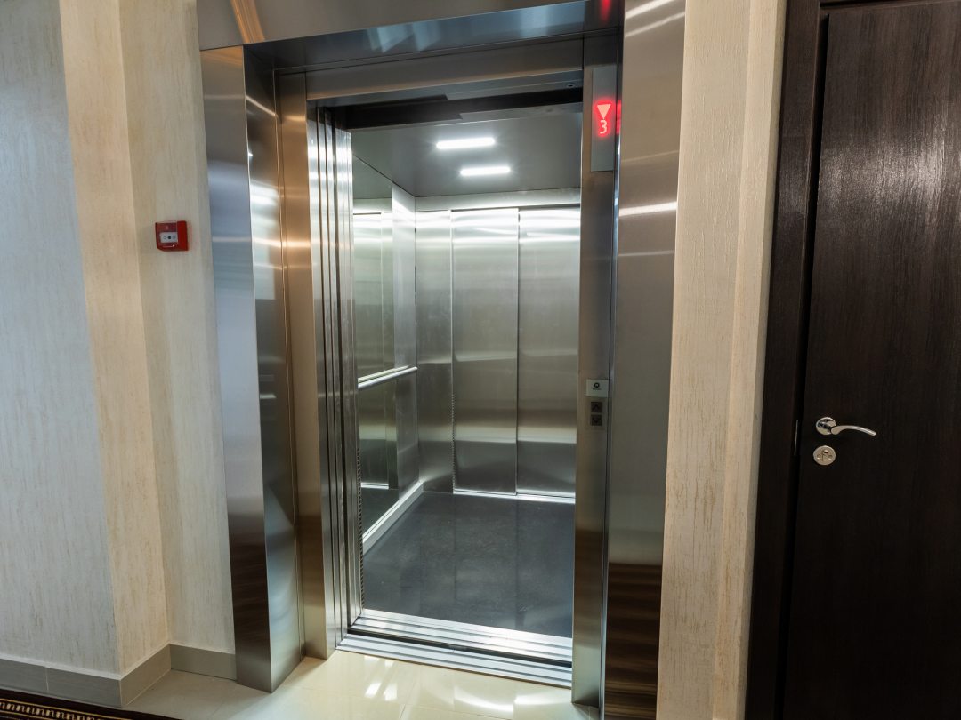 Лифт, Гостиница Верона
