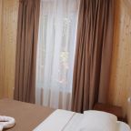 Апартаменты (Апартаменты двухэтажные со своей кухней на 8 человек), База отдыха Джамп