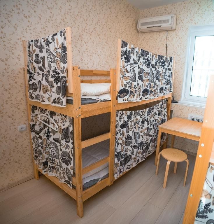 Номер (Кровать в общем 4-местном номере для мужчин и женщин) хостела Сударушка, Новороссийск