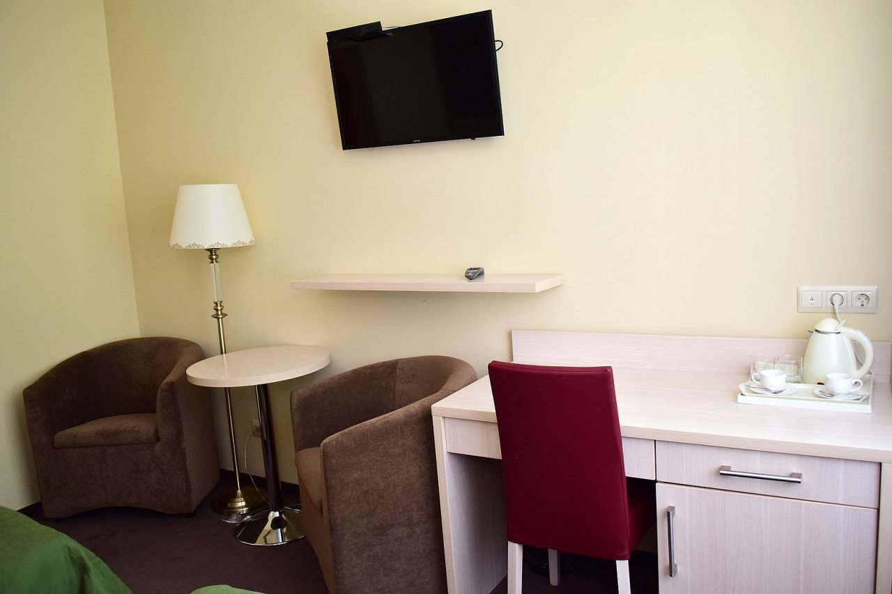 Двухместный (Улучшенный двухместный номер с 2 отдельными кроватями с 08:00 до 22:00), Санаторий Кедр