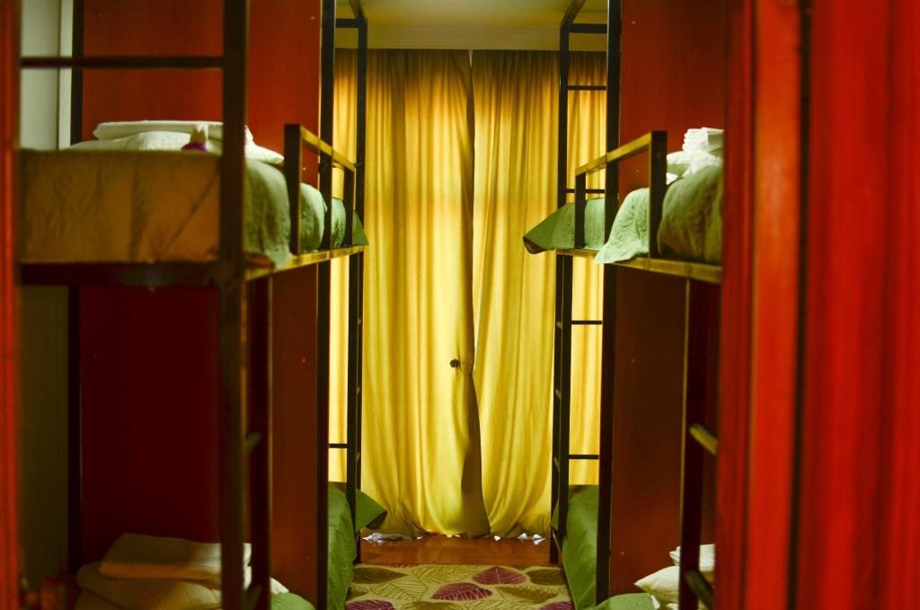 Номер (Кровать в общем 8-местном номере) хостела Black Sea Hostel, Батуми