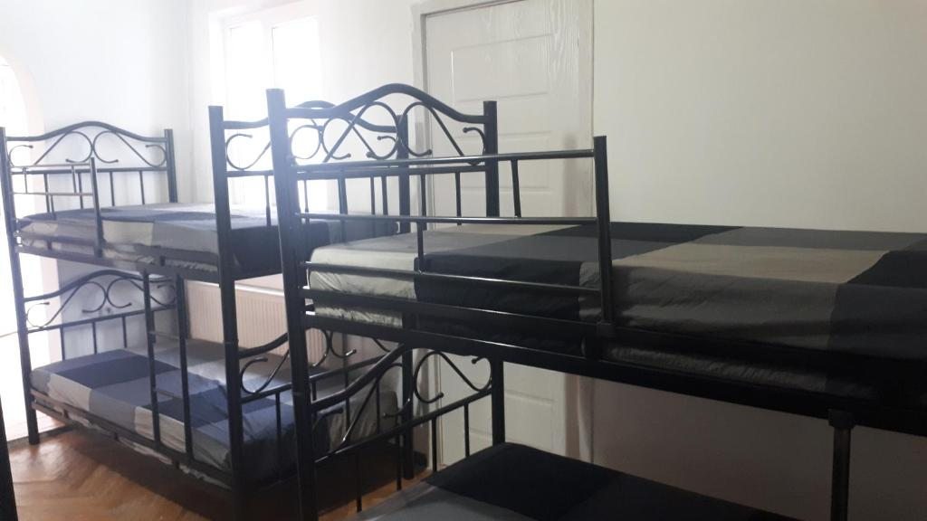 Номер (Кровать в общем 4-местном номере для мужчин и женщин) хостела Enjoy The Hostel, Батуми
