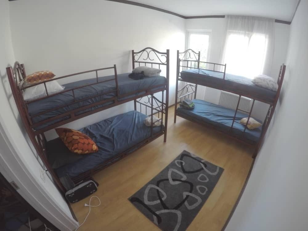 Номер (Спальное место на двухъярусной кровати в общем номере для мужчин и женщин) хостела Enjoy The Hostel, Батуми
