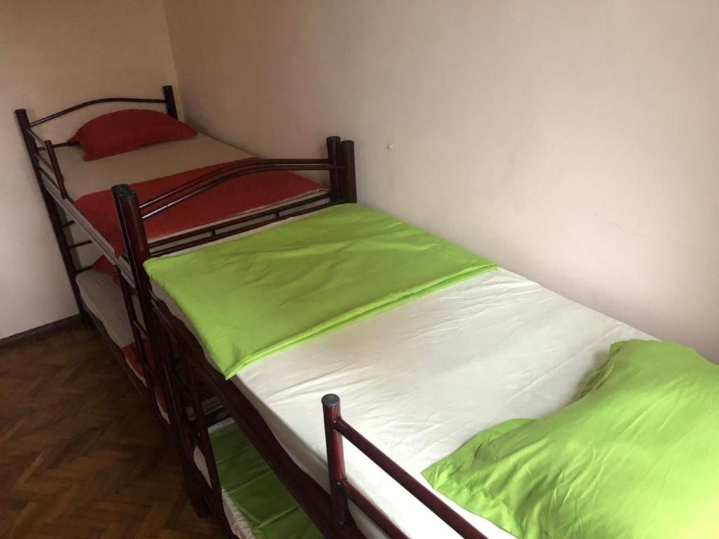 Номер (Спальное место на двухъярусной кровати в общем номере для женщин) хостела Hostel 14, Батуми