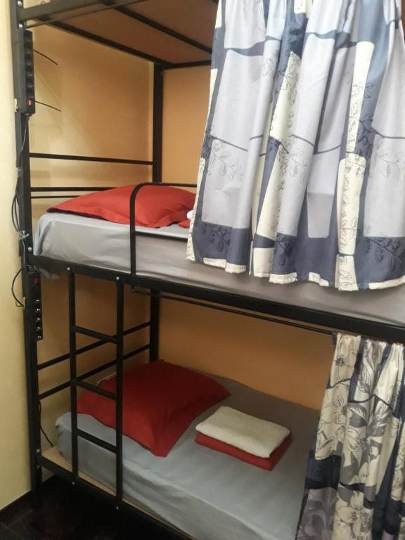 Номер (Спальное место на двухъярусной кровати в общем номере для мужчин и женщин) хостела InterContinental Hostel, Батуми