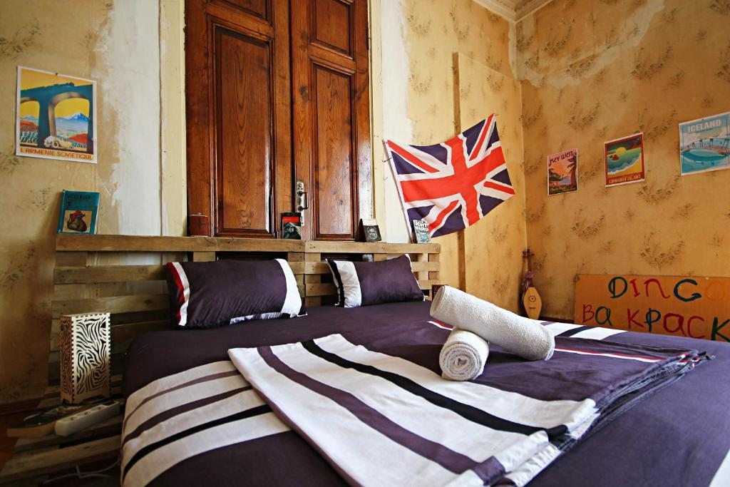 Двухместный (Бюджетный двухместный номер с 1 кроватью) хостела Dingo Backpackers Hostel, Кутаиси