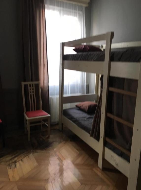 Номер (Спальное место на двухъярусной кровати в общем номере для женщин) хостела Porto Livre, Батуми