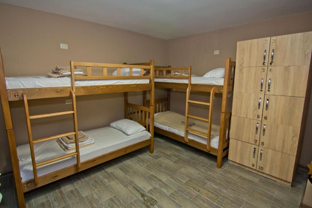 Номер (Спальное место на двухъярусной кровати в общем номере для мужчин и женщин) хостела Raskladushka, Батуми