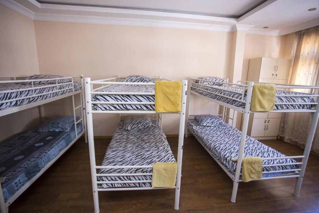 Номер (Кровать в общем 6-местном номере для мужчин и женщин) хостела World in Batumi Hostel, Батуми