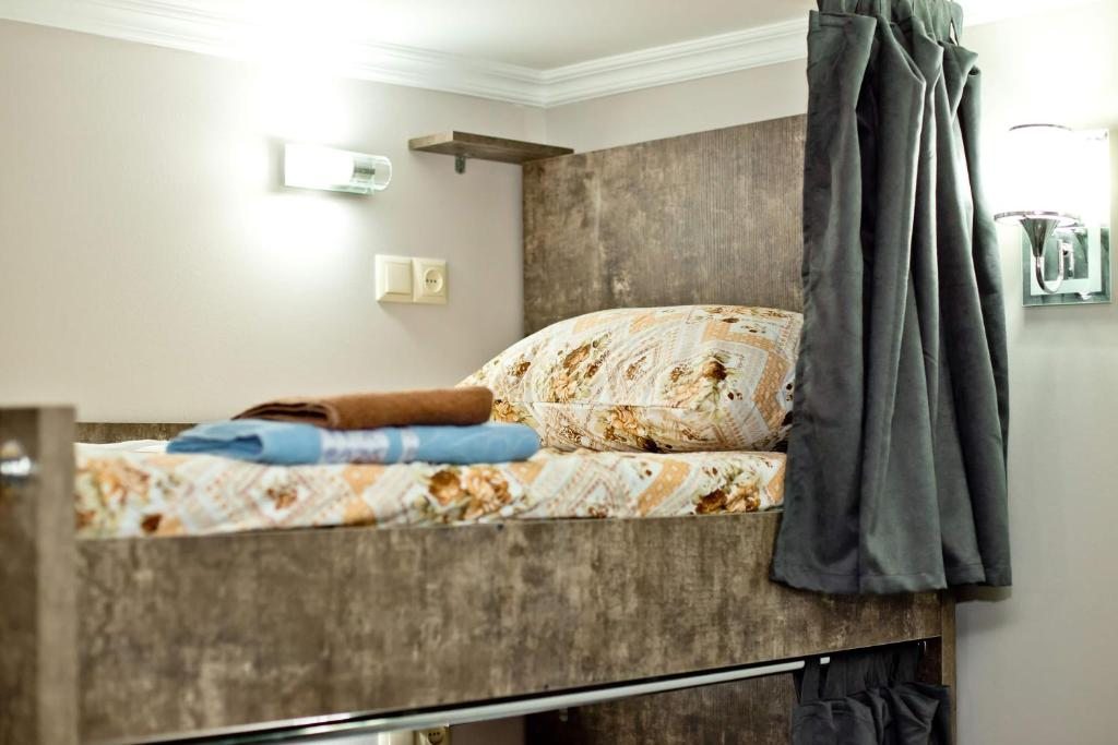 Номер (Кровать в общем 6-местном номере для женщин) хостела Вояж  Хостел, Батуми