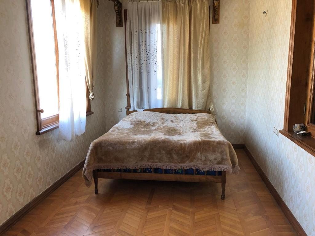 Двухместный (Двухместный номер с 1 кроватью и общей ванной комнатой) хостела Renaissance Palace, Кутаиси