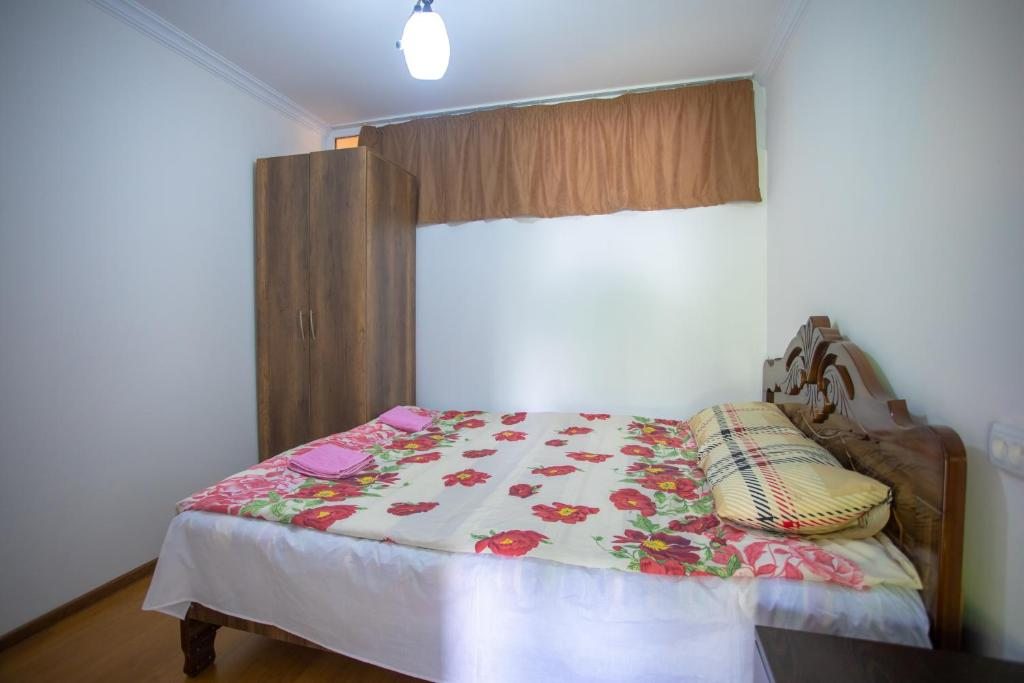 Двухместный (Бюджетный двухместный номер с 1 кроватью) хостела Victoria Green Garden, Кутаиси