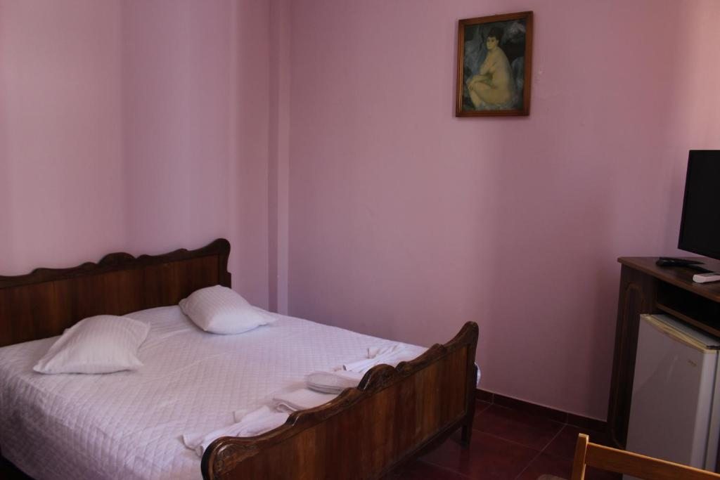 Двухместный (Двухместный номер Делюкс с 1 кроватью и душем) отеля Hotel Evrazia, Уреки