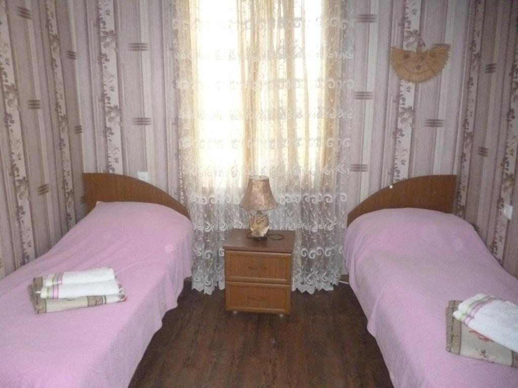 Двухместный (Стандартный двухместный номер с 1 кроватью или 2 отдельными кроватями) гостевого дома Guest House Elena, Махинджаури