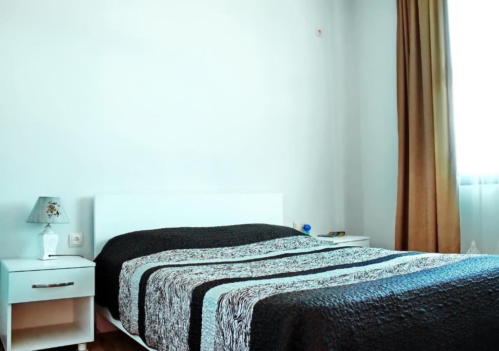 Двухместный (Двухместный номер Делюкс с 1 кроватью и душем) гостевого дома Guest House Irakli, Махинджаури