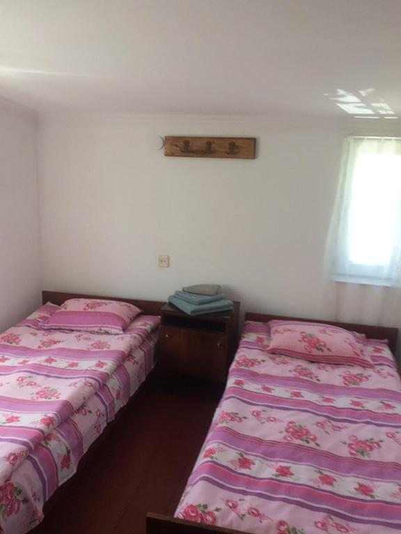 Двухместный (Двухместный номер с 2 отдельными кроватями) хостела Little House, Ахалцихе