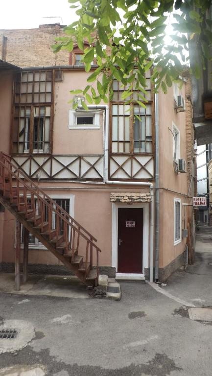 Номер (Кровать в общем номере для мужчин с 4 кроватями) хостела Freedom Hostel, Тбилиси
