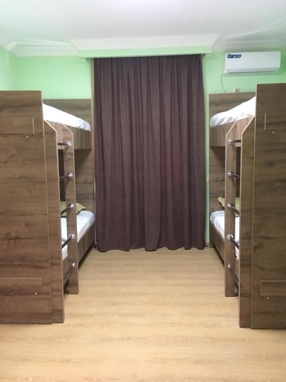 Номер (Спальное место на двухъярусной кровати в общем номере для женщин) хостела Green House with a shared lounge, Тбилиси