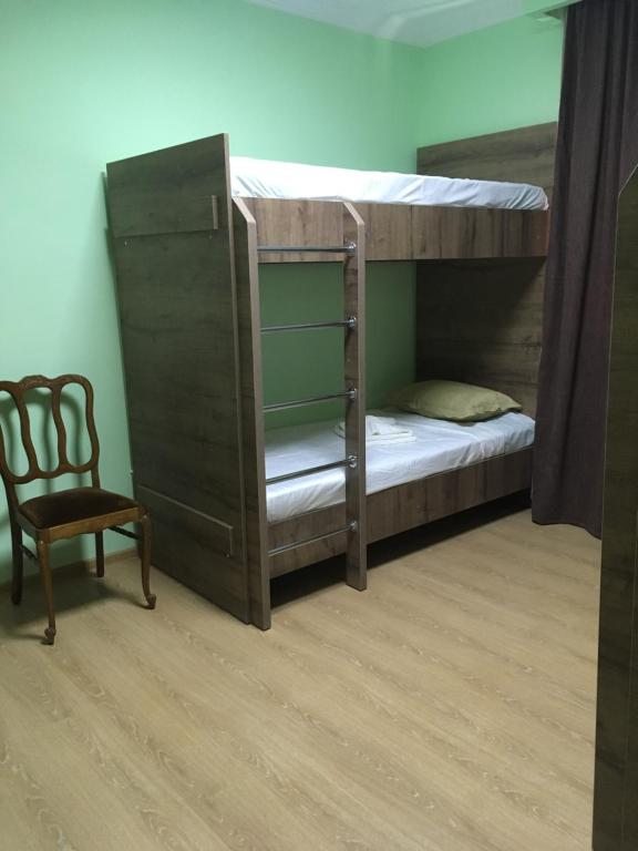 Номер (Спальное место на двухъярусной кровати в общем номере для мужчин и женщин) хостела Green House with a shared lounge, Тбилиси