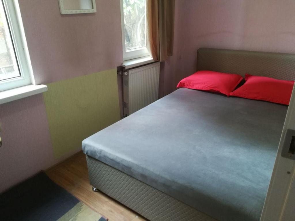 Двухместный (Двухместный номер Делюкс с 1 кроватью + дополнительная кровать) хостела Green Yard Hostel, Тбилиси