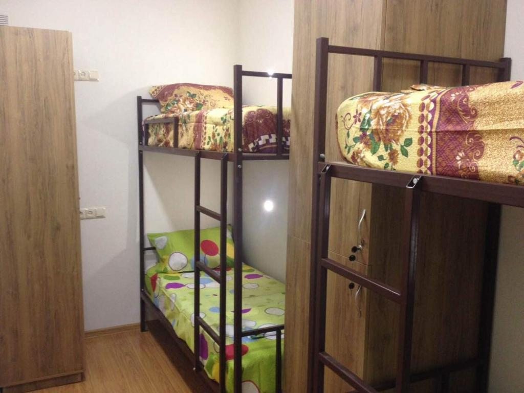 Номер (Спальное место на двухъярусной кровати в общем номере для мужчин и женщин) хостела Hostel 17, Тбилиси