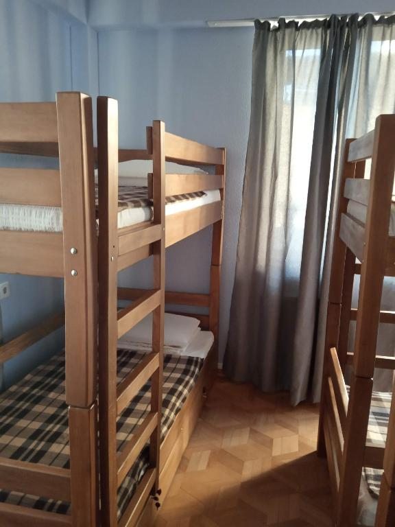 Номер (Спальное место на двухъярусной кровати в общем номере для женщин) хостела Hostel Park Vere, Тбилиси