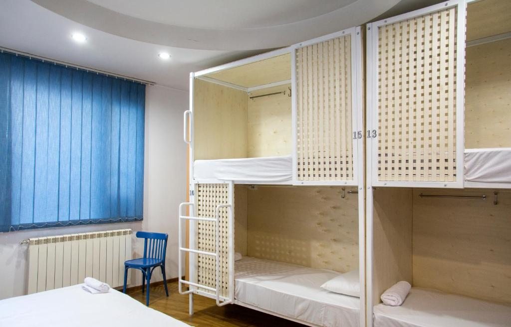 Номер (Кровать в общем 6-местном номере для женщин) хостела Komuna, Тбилиси