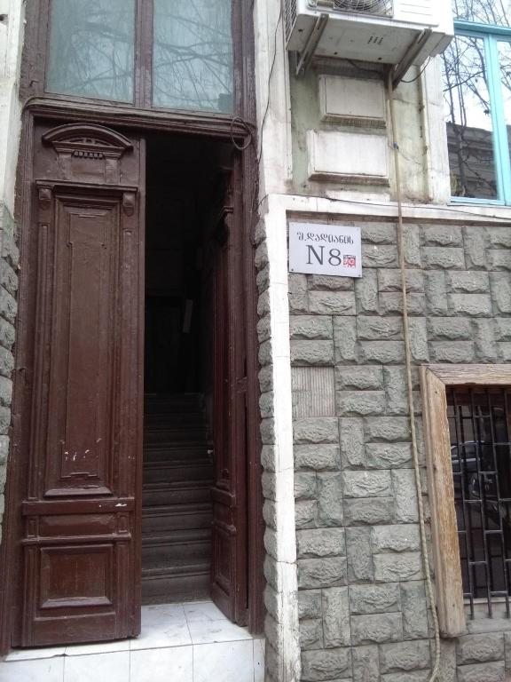 Номер (Кровать в общем номере для мужчин и женщин с 10 кроватями) хостела Mark's Hostel, Тбилиси