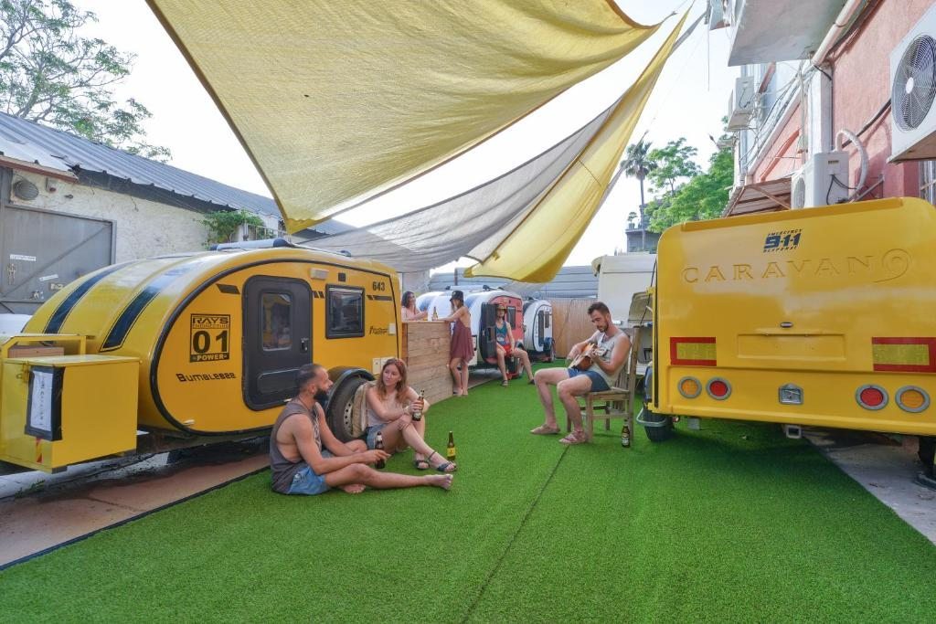 Номер (Дом-фургон) хостела Caravan Hostel Tel Aviv By Roger, Тель-Авив