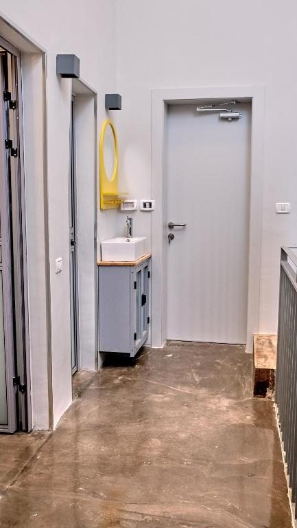 Номер (Кровать в общем 6-местном номере для мужчин и женщин), Pepo Hostel Tel Aviv