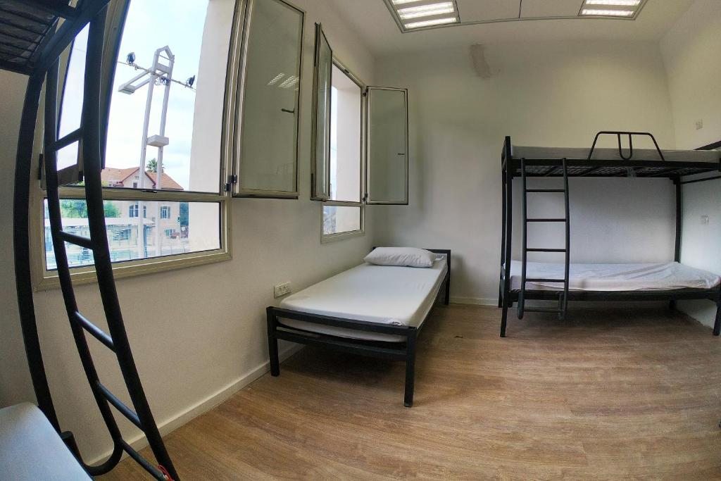 Номер (Кровать в 8-местном общем номере для женщин), Haifa Hostel