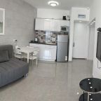 Апартаменты (Апартаменты с видом на море), Apart Hotel TLV/Bat Yam Beach Front 1207